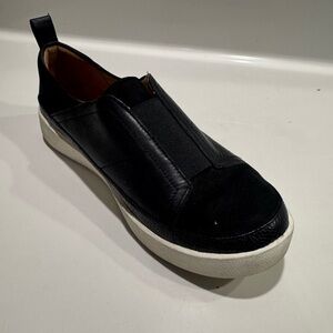 Vionic Womens Zinah Leather Lifestyle Slip-On Sneakers
Black, Size 7
